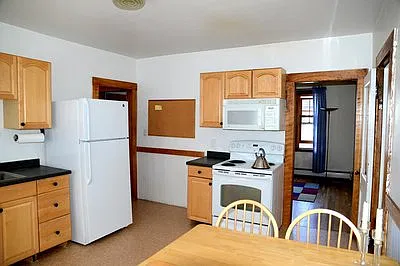 3 bed, 1380 sqft, $3,800 — Photo 2