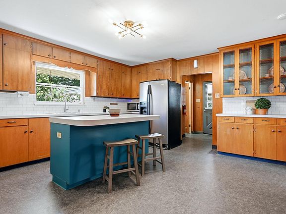 5th image of 7309 Woodside Ln