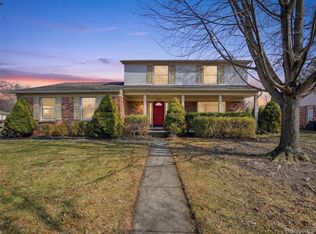 3782 Anvil Dr, Troy, MI 48083