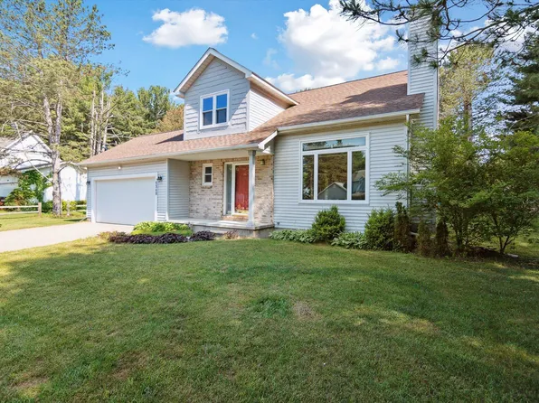 4540 Spinnaker Ln, Pleasant Lake, MI 49272