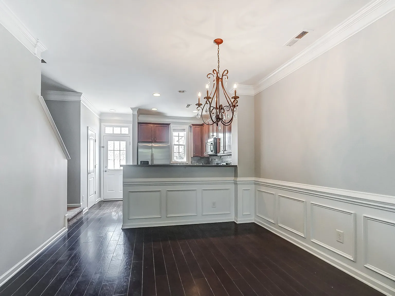 2 bed, 2.5 bath, 1400 sqft, $2,100 — Photo 3