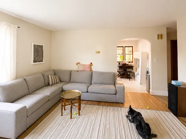 (undisclosed Address), Lloyd, NY 12528
