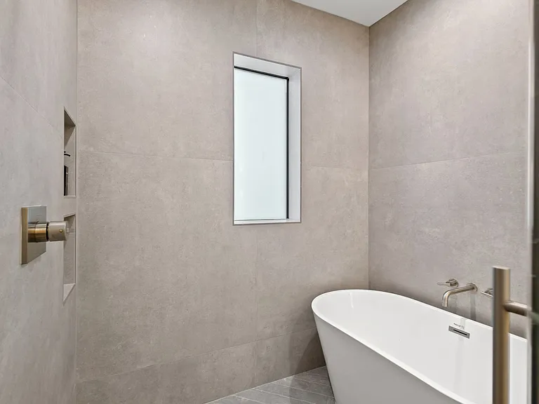 210 W Columbus Dr #3 — Photo 39