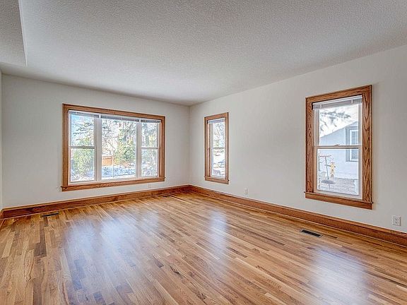 4th image of 173 Seymour Ave SE