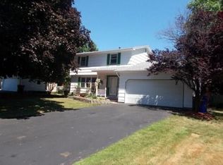 162 Winston Dr, Rochester, NY 14626