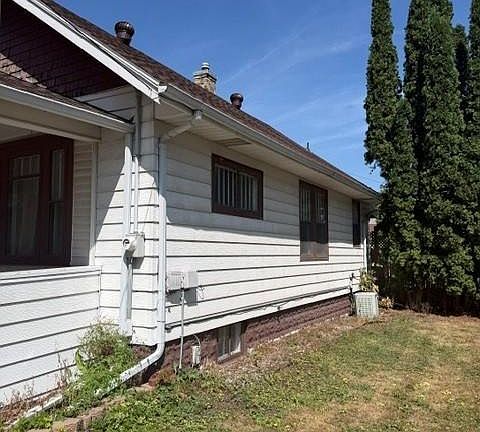 3rd image of 1019 9th Ave N