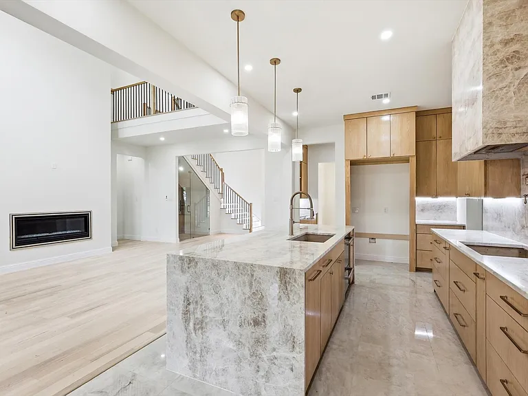 3135 Walnut Hill Ln — Photo 10