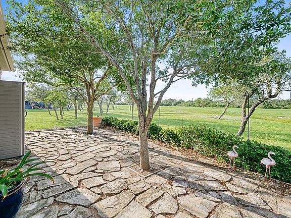 3rd image of 25 Augusta Cir
