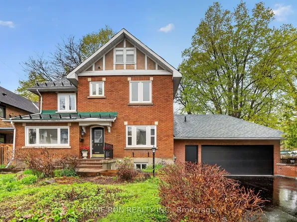 131 Acacia Ave, Ottawa, ON K1M 0R2