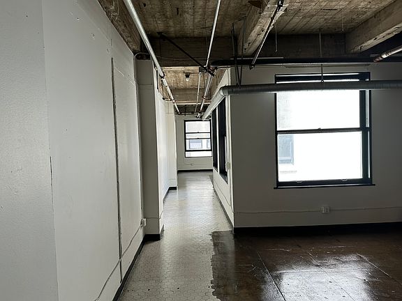 4th image of 411 S Main St #A8b327d55