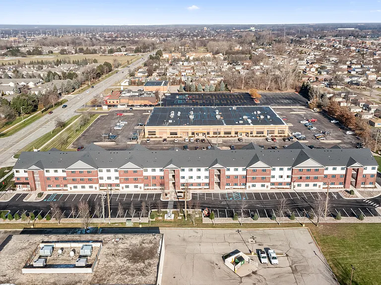 Sterling Park Place Apartments — Photo 19