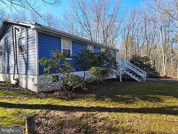 3rd image of 1104 Green Glade Rd