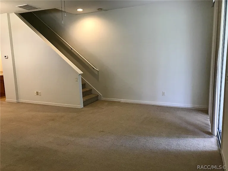 1626 W Spring Meadow Loop — Photo 8