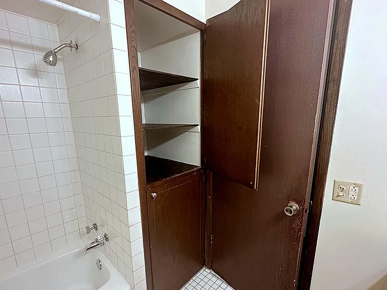 Southgate Apartments — Photo 87