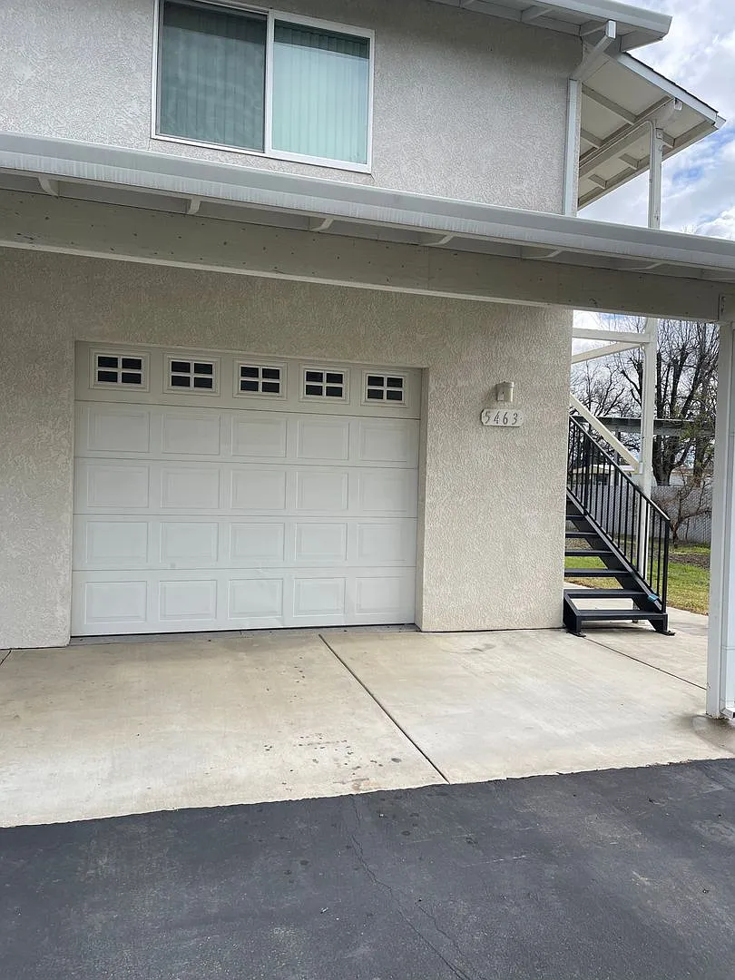Building Photo - 5463 Deschutes Rd