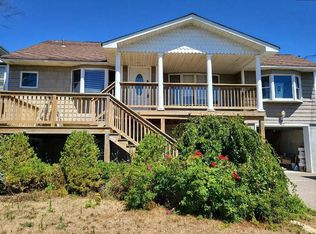 12 W Seacrest Ave, Lindenhurst, NY 11757