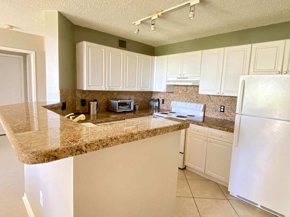 1st image of 19601 E Country Club Dr APT 404