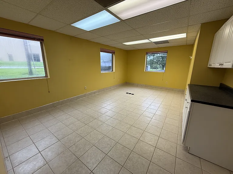 1230 Woodland Dr #115 — Photo 7