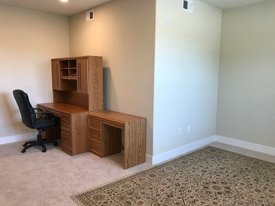 2nd image of 232 Market