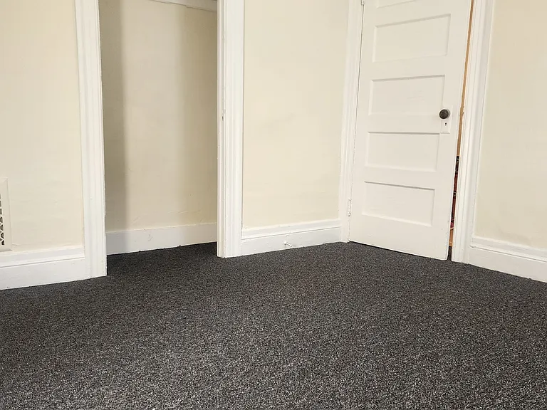 113 Sterling St — Photo 7