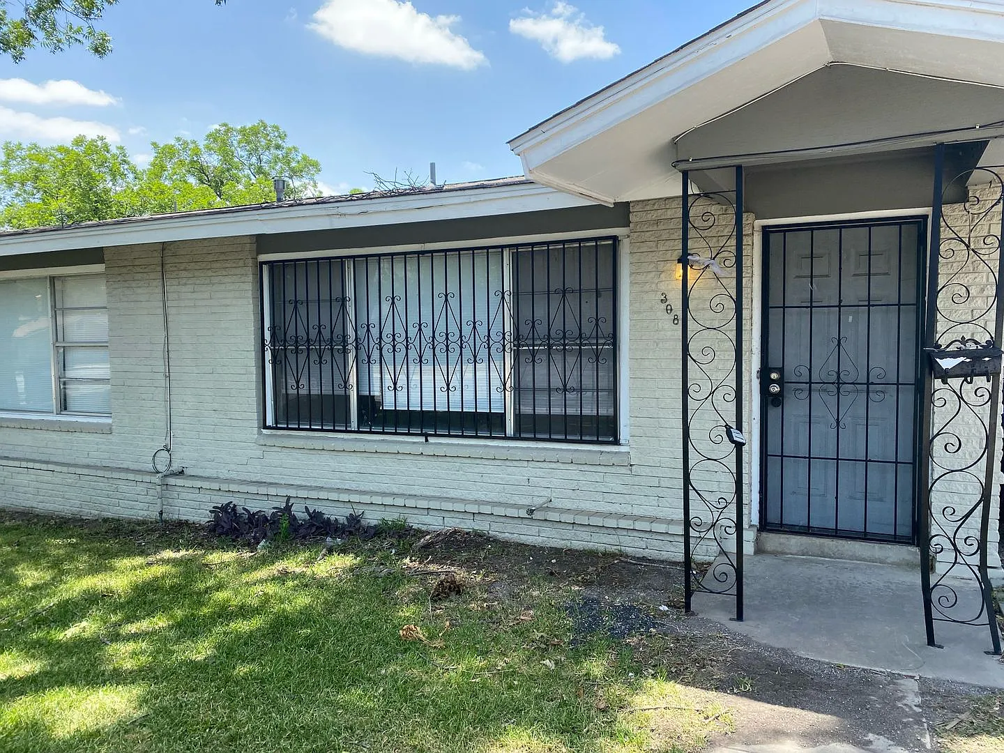 Duplex — Photo 1