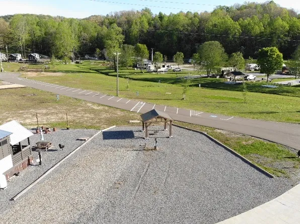 193 Mountain Meadows Dr, Morganton, GA 30560