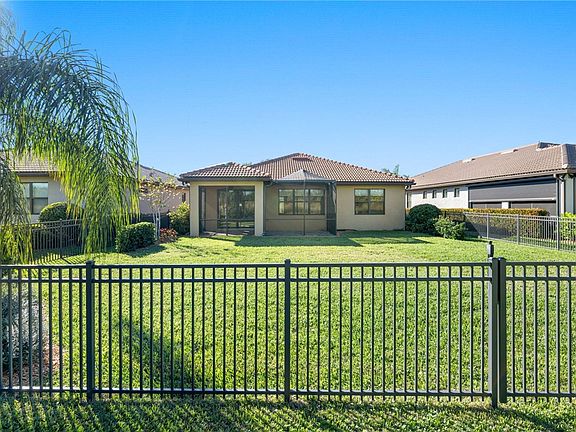 3rd image of 5022 Monroe Cir