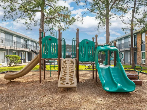 Dickinson Arms Apartments, 3301 W Hughes Ln #56, Dickinson, TX 77539