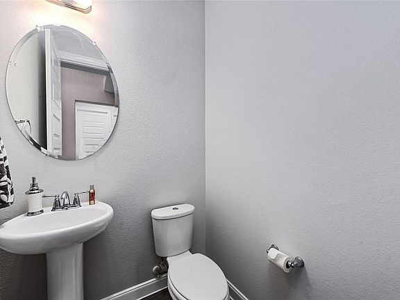 4th image of 7209 Lake View Terrace Dr