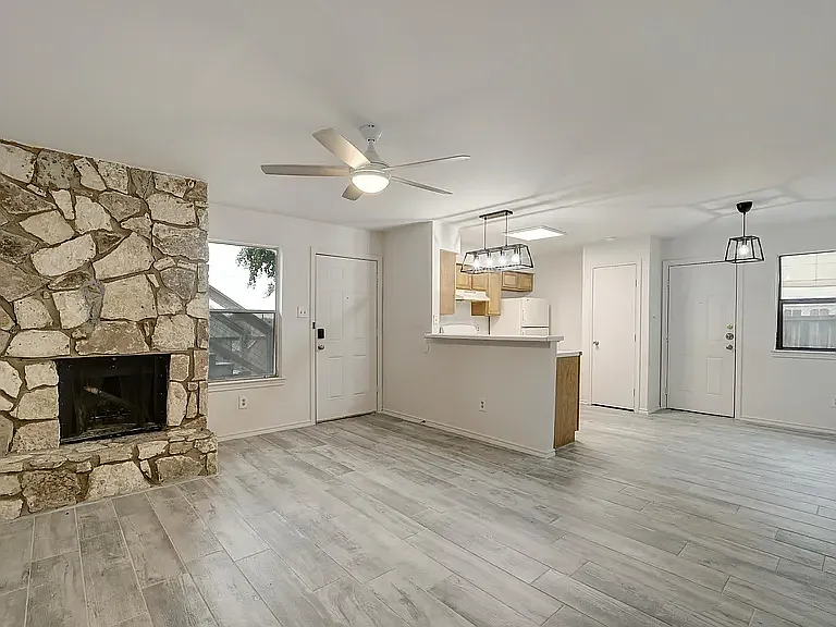 809 Bracewood Cir #A — Photo 5