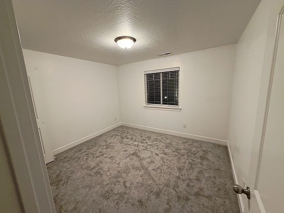 4th image of 229 W Whitewater Dr