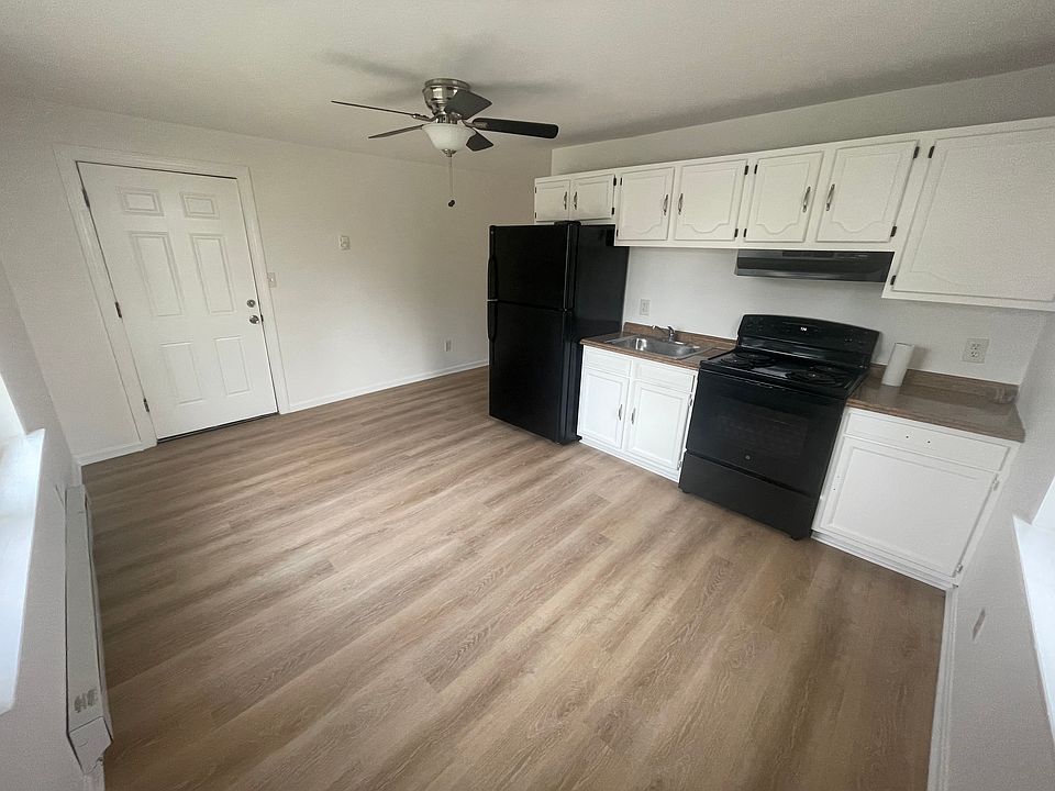 Kitchen / living area combo