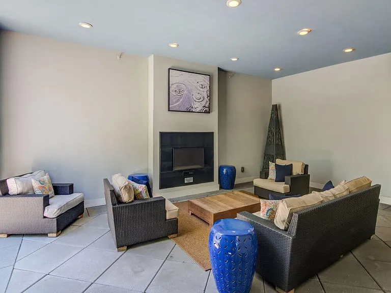 121-towne-apartments-poi-006-1