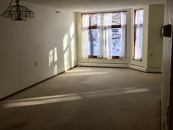 Living room 12x12 and dining space 12x8