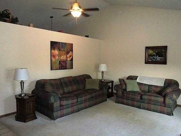 3rd image of 575 Penright Ct