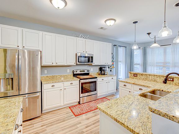 5th image of 5073 Wapiti Way