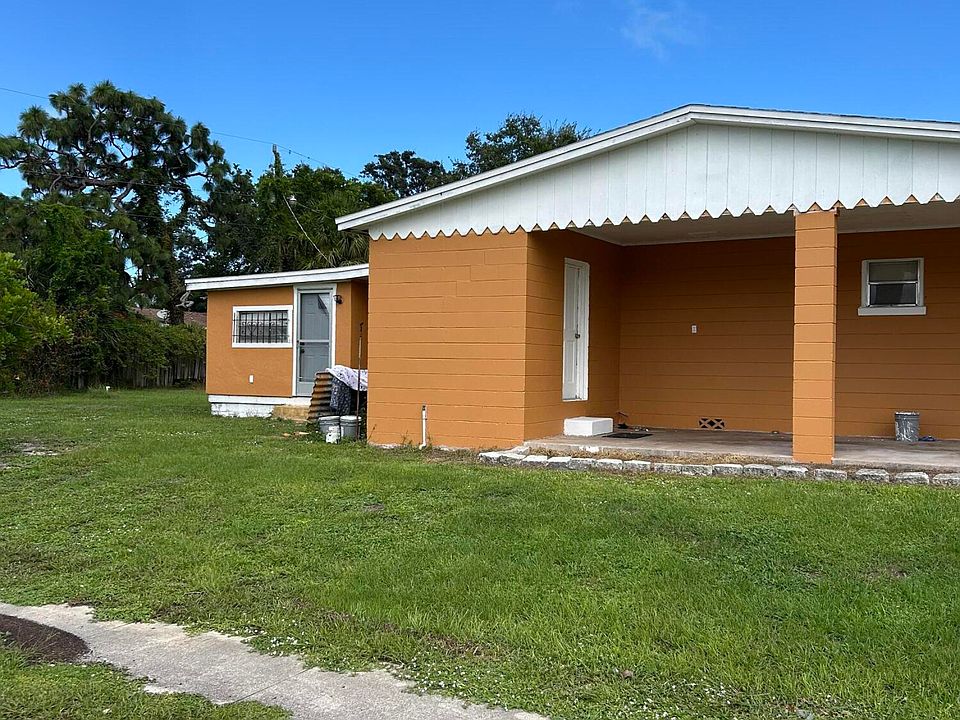 1st image of 600 Roberts Street