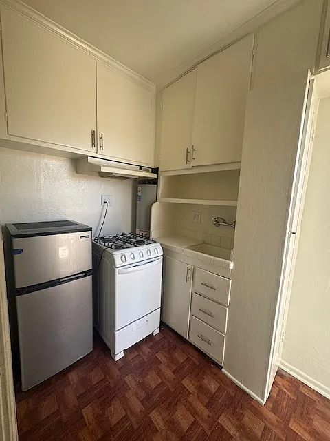 Studio, 500 sqft, $1,395 — Photo 4