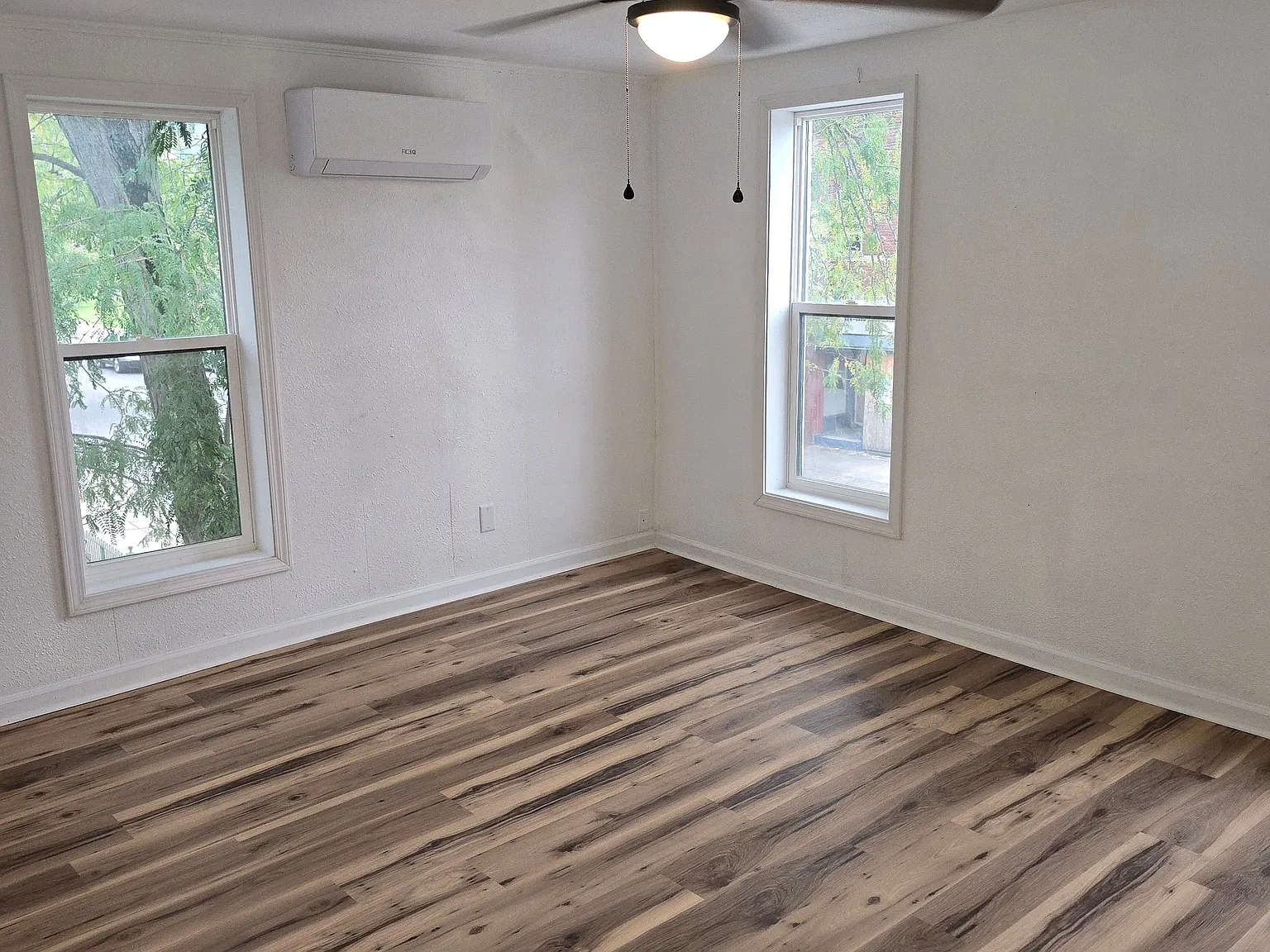 719 S Main St — Photo 4
