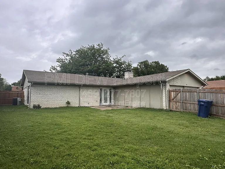 1818 Andover Dr — Photo 14