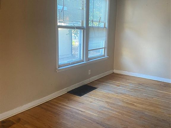 3rd image of 1421 E Orman Avenue