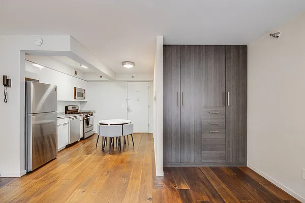 Rented by Compass | media 11