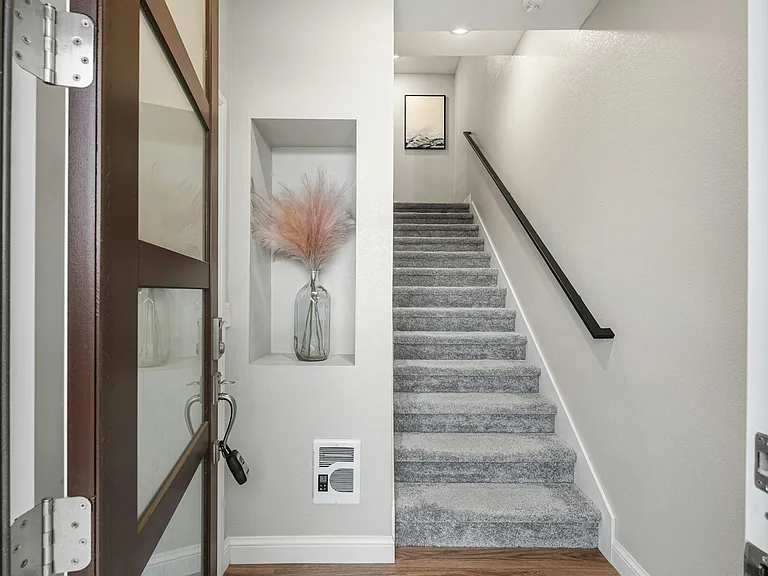 2014 S Holly St #4 — Photo 32