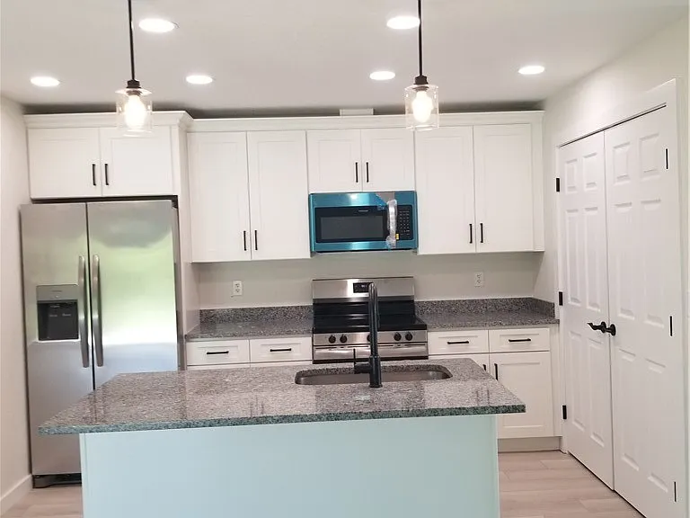 339 E Waterway Ave NW — Photo 5