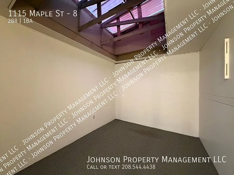 1115 S Maple St #8 — Photo 6