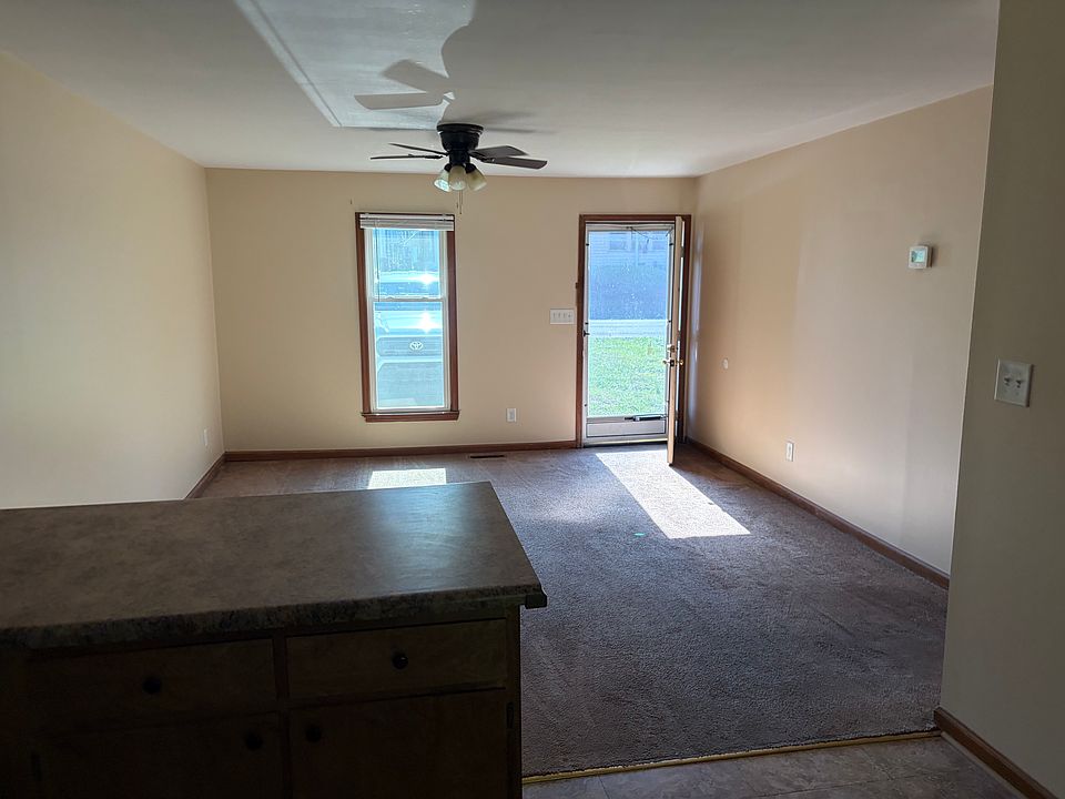 1st image of 415 N Melville St #415