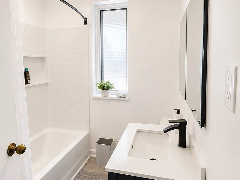 10 Ternhill Cres — Photo 11