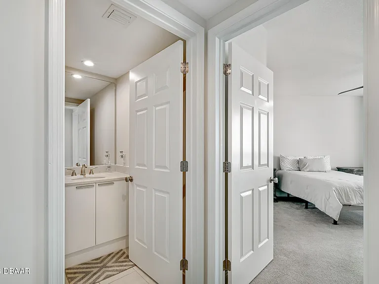 231 Riverside Dr #1006 — Photo 26