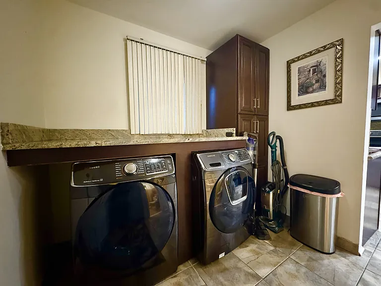 2868 Groves Dr — Photo 37