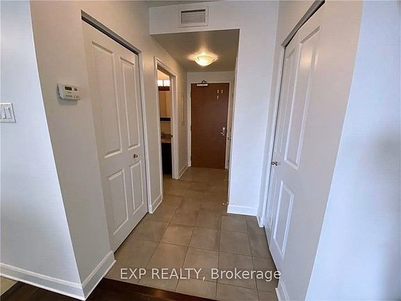 5th image of 242 Rideau St #2208